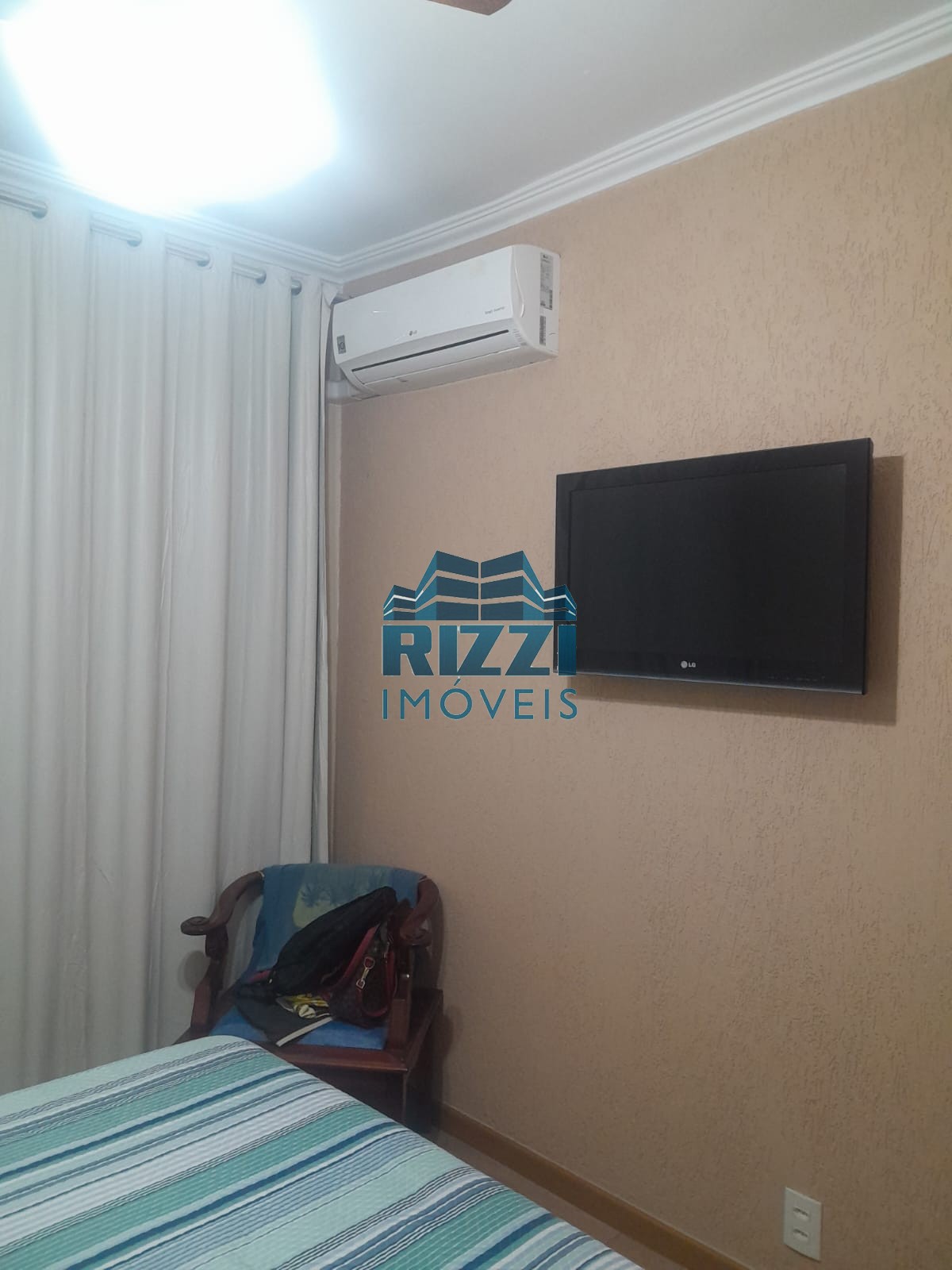 WhatsApp Image 2025-10-15 at 15.40.26 (2)