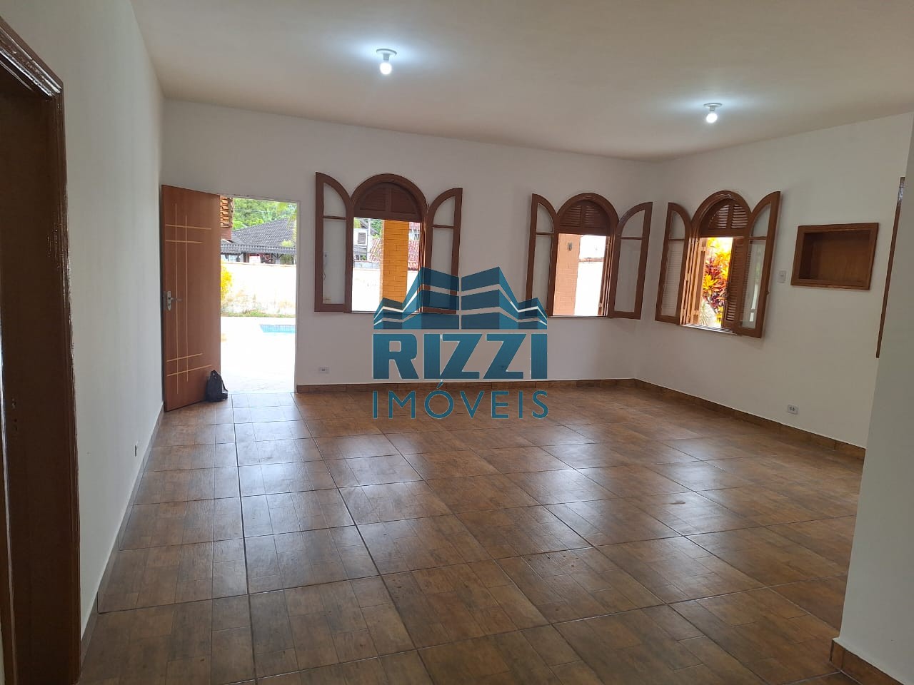 WhatsApp Image 2025-10-23 at 13.57.33