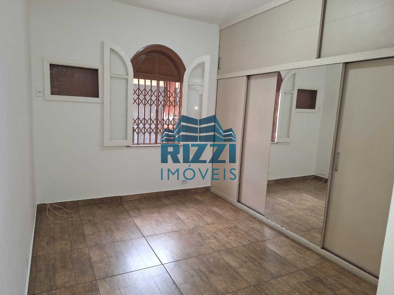 WhatsApp Image 2025-10-23 at 13.57.37 (1)