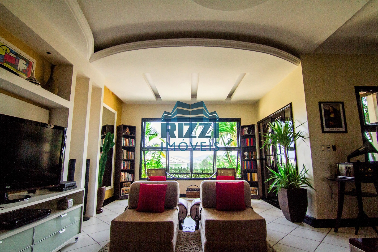 WhatsApp Image 2025-11-12 at 21.08.15 (1)