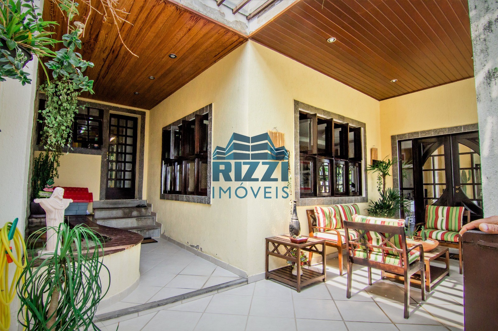 WhatsApp Image 2025-11-12 at 21.08.16 (1)